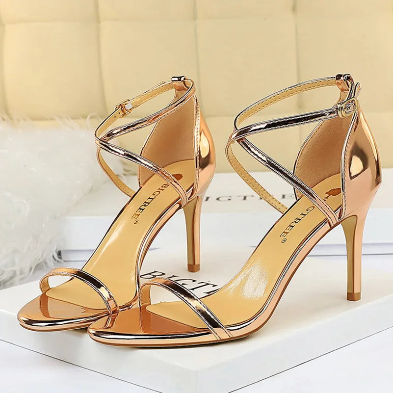 Sandálias gladiadoras femininas com salto alto de 8cm e 11cm, rasteirinhas de verão, sapatos stiletto de stripper em ouro champanhe.