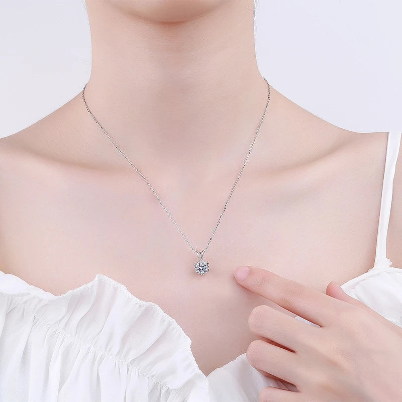 Colar de Pingente de Moissanita em Prata 925 com 6 Garras para Mulheres Design Moderno Cor D VVS Aprovado no Teste de Diamante Joia com caixa GRA