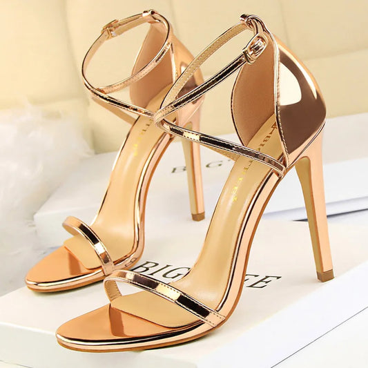 Sandálias gladiadoras femininas com salto alto de 8cm e 11cm, rasteirinhas de verão, sapatos stiletto de stripper em ouro champanhe.