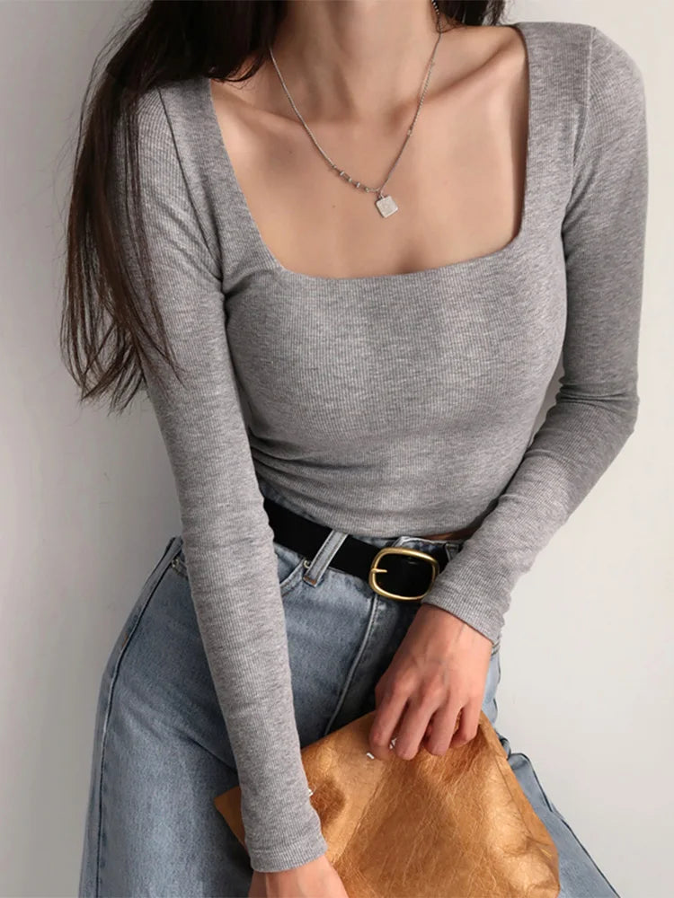 Blusa cropped de decote quadrado com mangas longas e textura canelada para mulheres