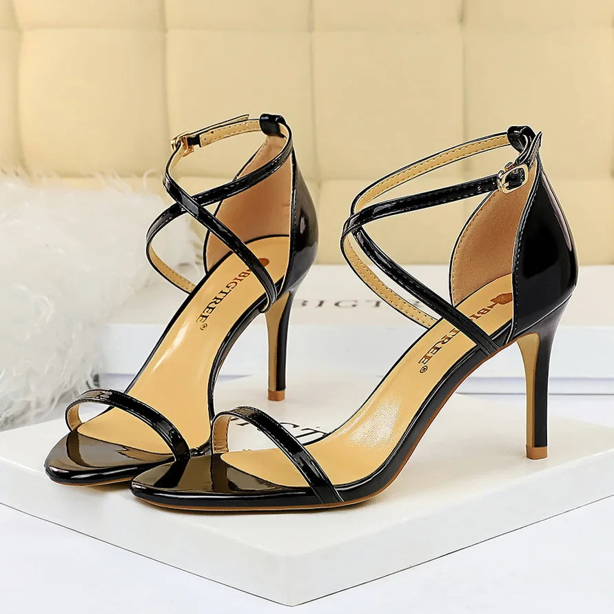 Sandálias gladiadoras femininas com salto alto de 8cm e 11cm, rasteirinhas de verão, sapatos stiletto de stripper em ouro champanhe.