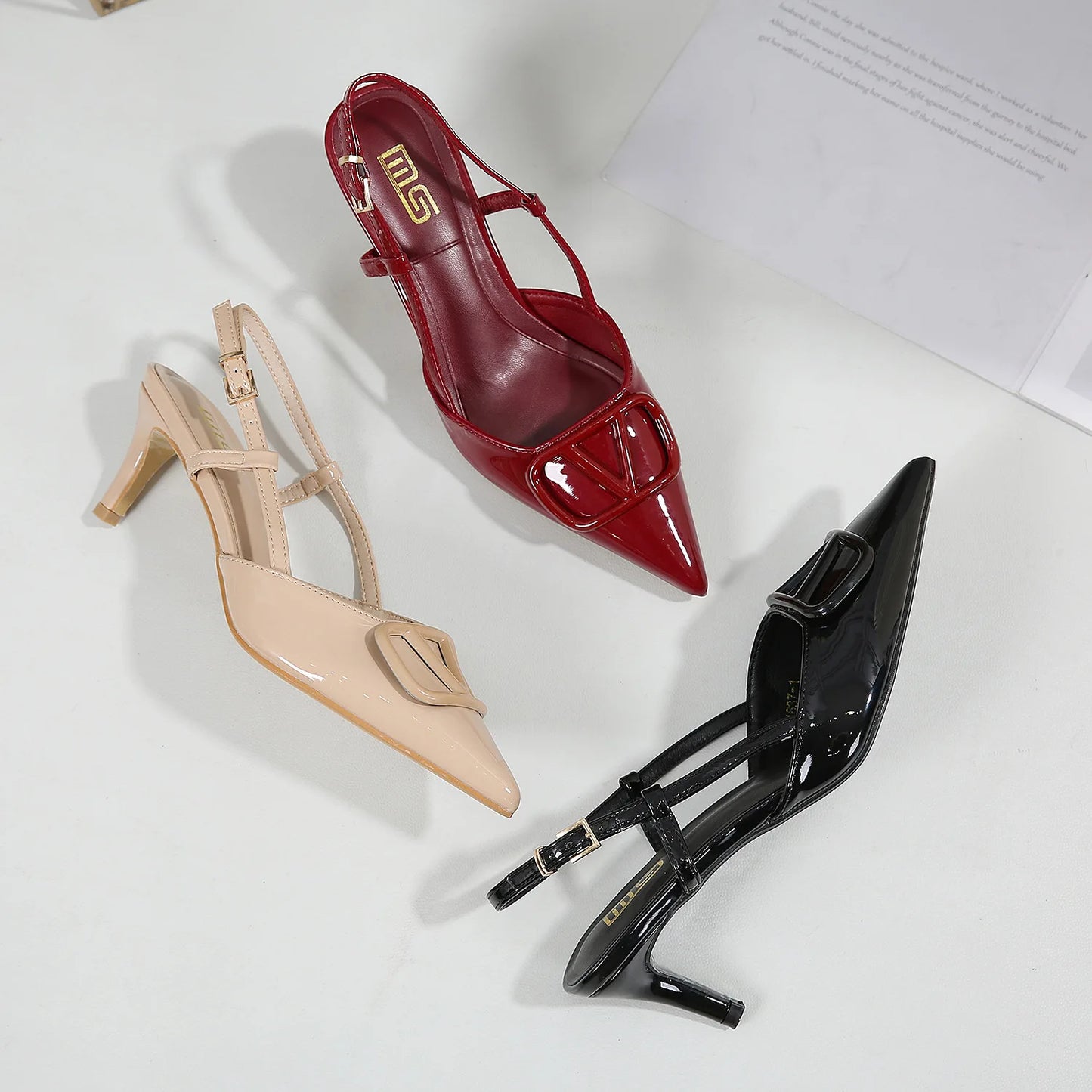 Sandália Feminina KM-ROYA 2025 de Luxo com Fivela de Qualidade, Salto Médio de 6CM/2.4polegadas, Sapatos de Vestido, Sapatos Tipo Pump, Sandálias Femininas para Uso Externo