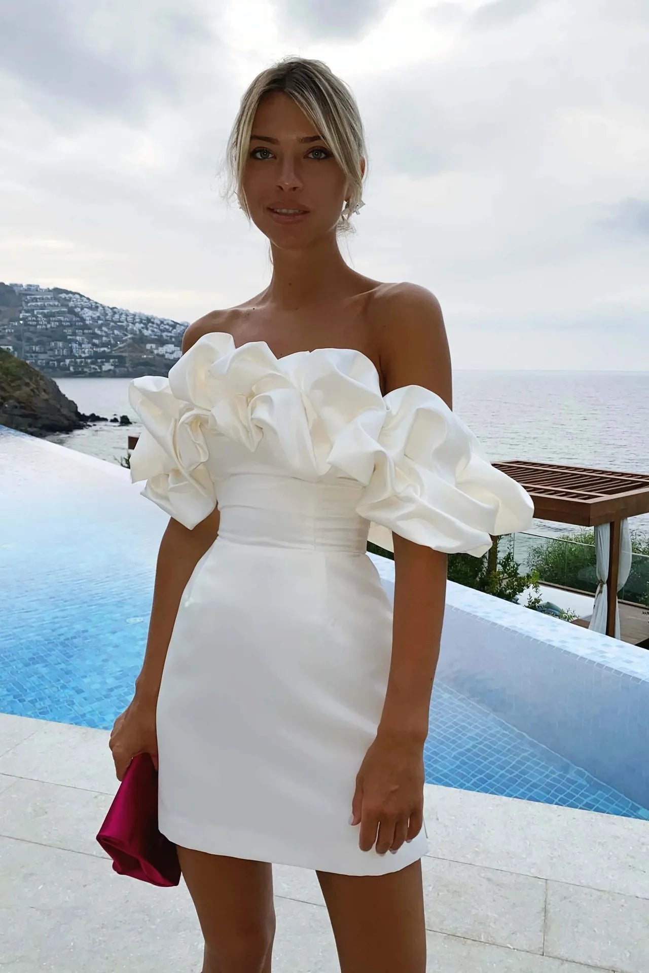 Vestidos de Festa Vermelho Elegantes Moda Feminina Tunics de Cintura Alta com Decote Oco Vestido Justo de Pacote de Quadril Curto para Praia 2025 Y2K