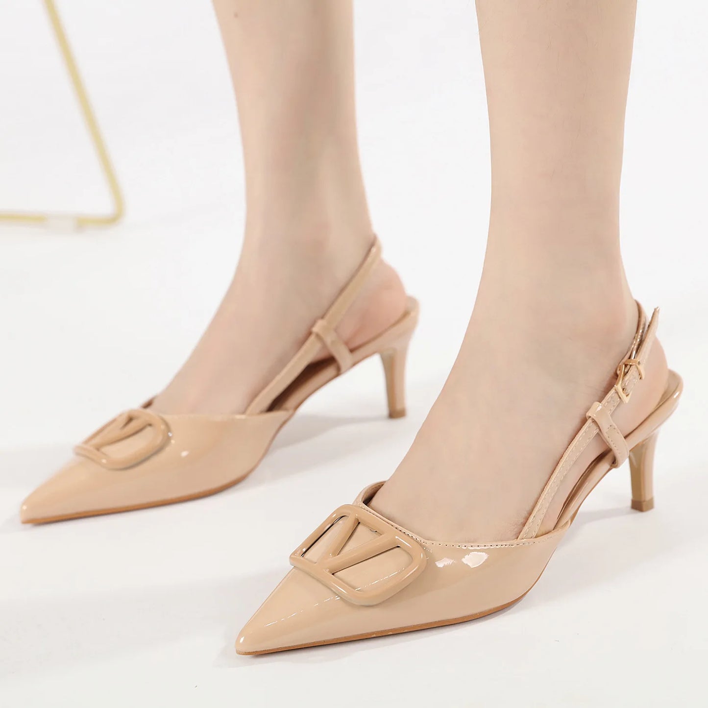 Sandália Feminina KM-ROYA 2025 de Luxo com Fivela de Qualidade, Salto Médio de 6CM/2.4polegadas, Sapatos de Vestido, Sapatos Tipo Pump, Sandálias Femininas para Uso Externo
