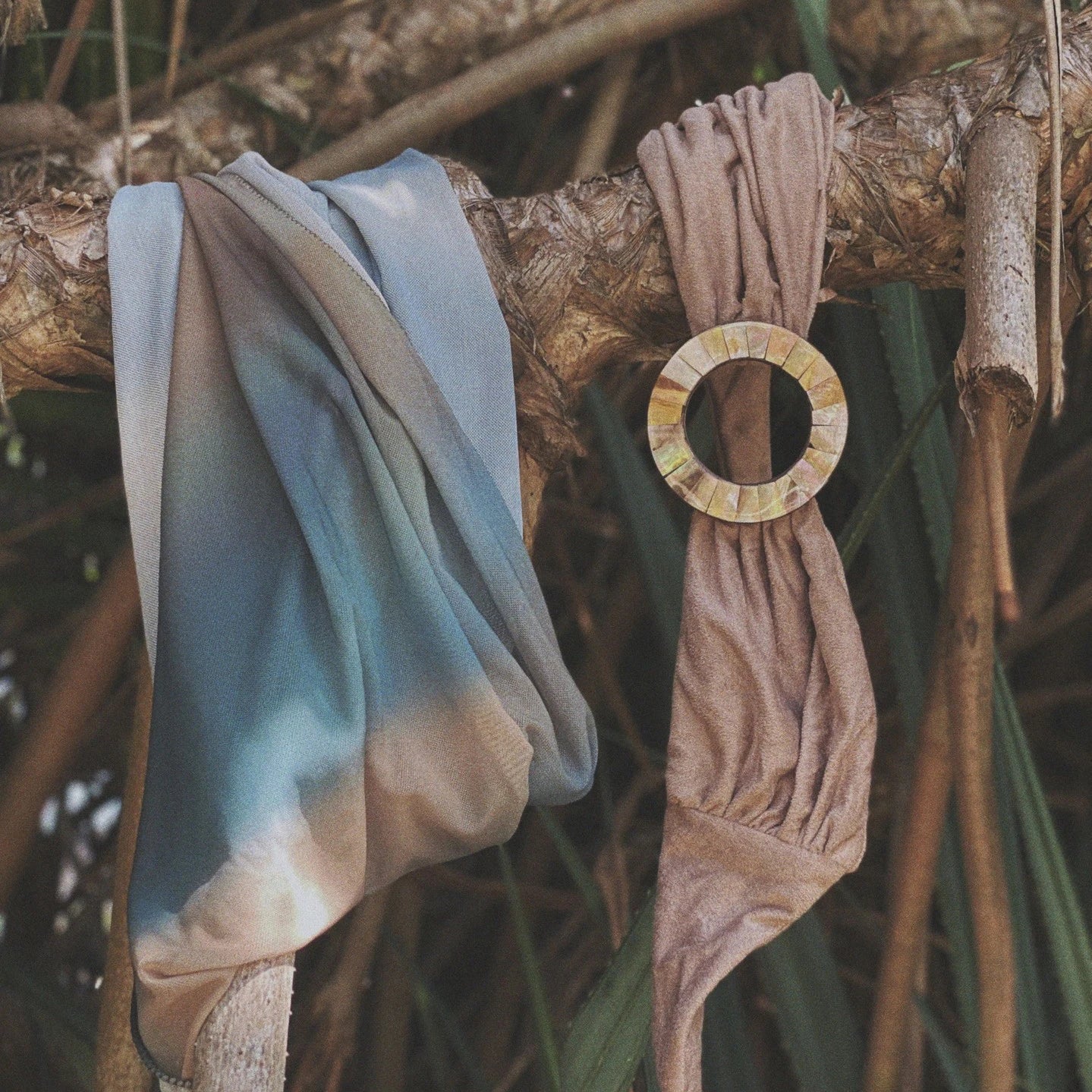 Biquínis Sexy Mulheres Roupa de Banho Feminina Biquíni Bandeau Tanga Traje de Banho Brilhante Botão Roupas de Natação Maiô Moda Praia