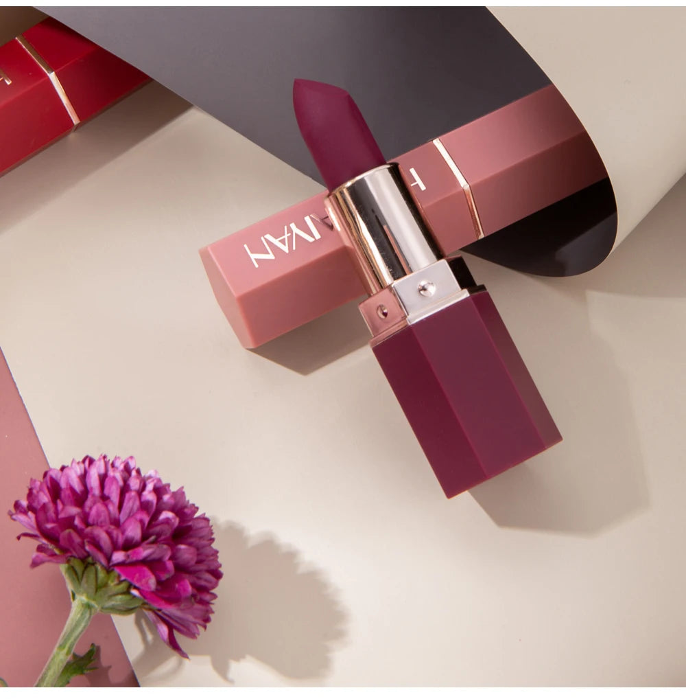 Batom Matte em 6 Cores, Sem Desbotar, Não Gruda no Copo, Acabamento Veludo de Longa Duração, Cor de Lábios Matte Suave e Resistente à Água, à Prova de Borro