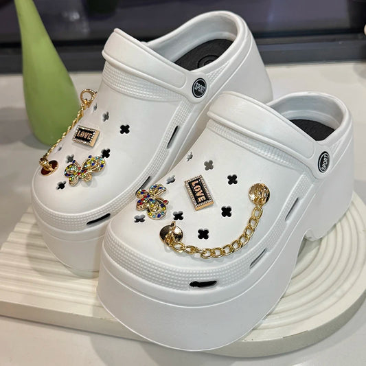 Sandálias Plataforma Chunky de Cadeia Metálica 2025 para Mulheres, Chinelo de Borboleta com Diamante, Slippers com Salto em Wedge, Verão, Antiderrapante, Sandálias de Praia Feminina