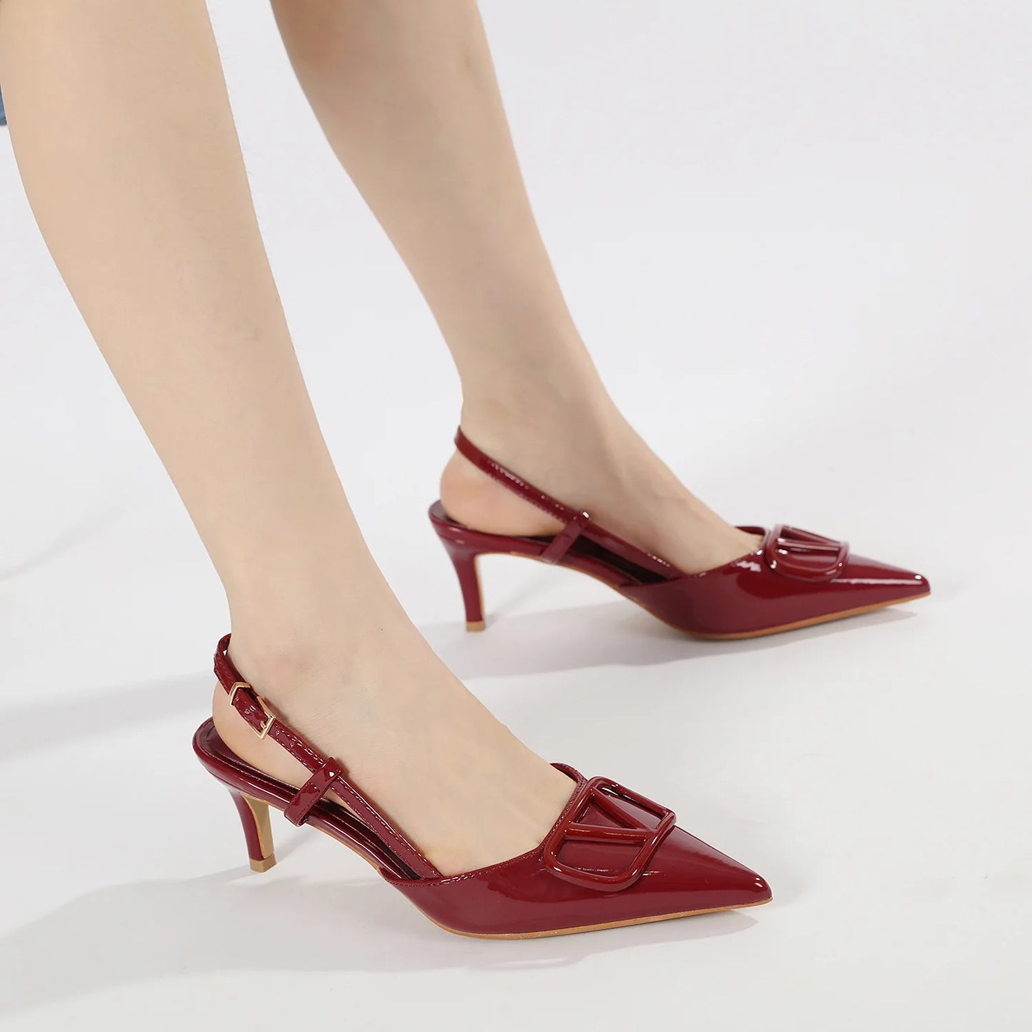 Sandália Feminina KM-ROYA 2025 de Luxo com Fivela de Qualidade, Salto Médio de 6CM/2.4polegadas, Sapatos de Vestido, Sapatos Tipo Pump, Sandálias Femininas para Uso Externo