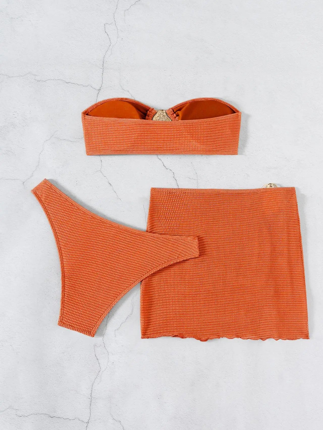Biquíni Bandeau Sexy para Mulheres com ornamento de gota d'água de metal, blusa com bojo, saia de malha, traje de banho de 3 peças para praia