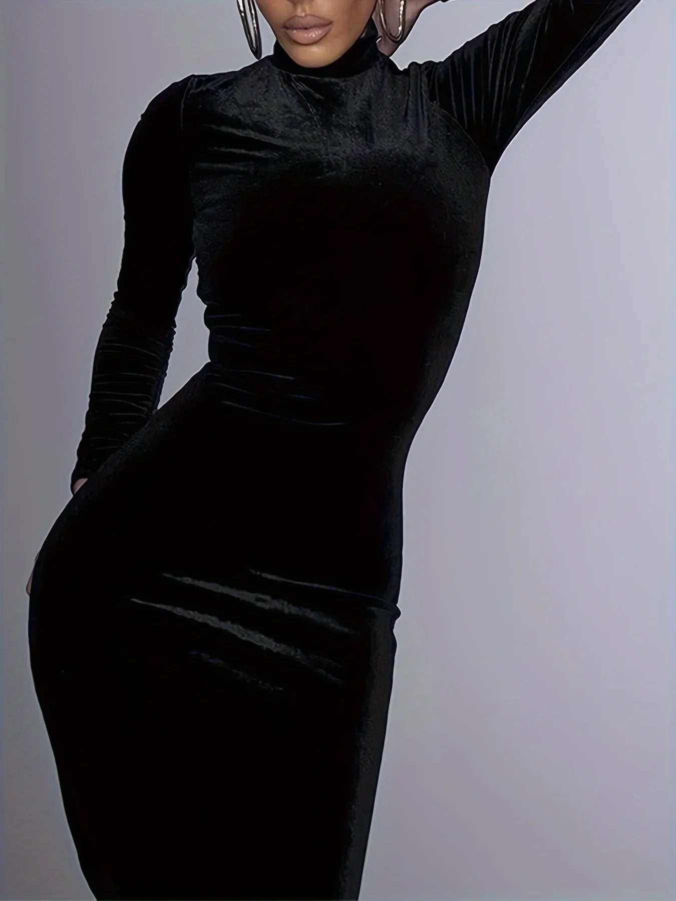 Vestido Preto Feminino de Manga Longa com Gola Alta Meia Sexy Justo de Veludo Tubinho Elegante para Festa à Noite