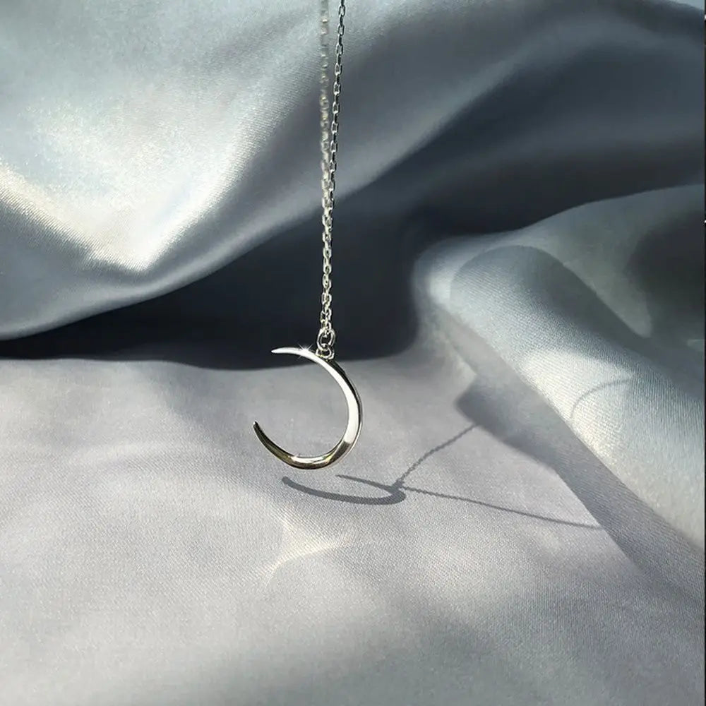 Colar Longo com Pendente da Letra D em Zircônia - Design Sensível - Cadeia de Suéter de Inverno - Joias de Moda para Mulheres e Meninas - Presente para Festas