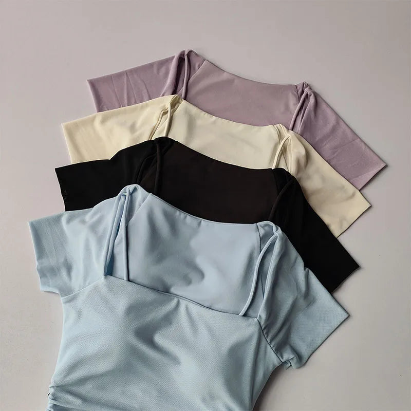 Vestido de Yoga Fake de Duas Peças de Verão com Almofada de Peito Fixa para Esportes, Manga Curta, Usando Top de Corrida e Fitness