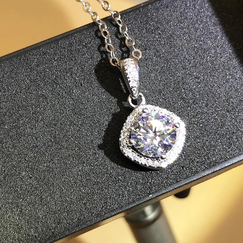 Colar de Pingente de Moissanita em Prata 925 com 6 Garras para Mulheres Design Moderno Cor D VVS Aprovado no Teste de Diamante Joia com caixa GRA