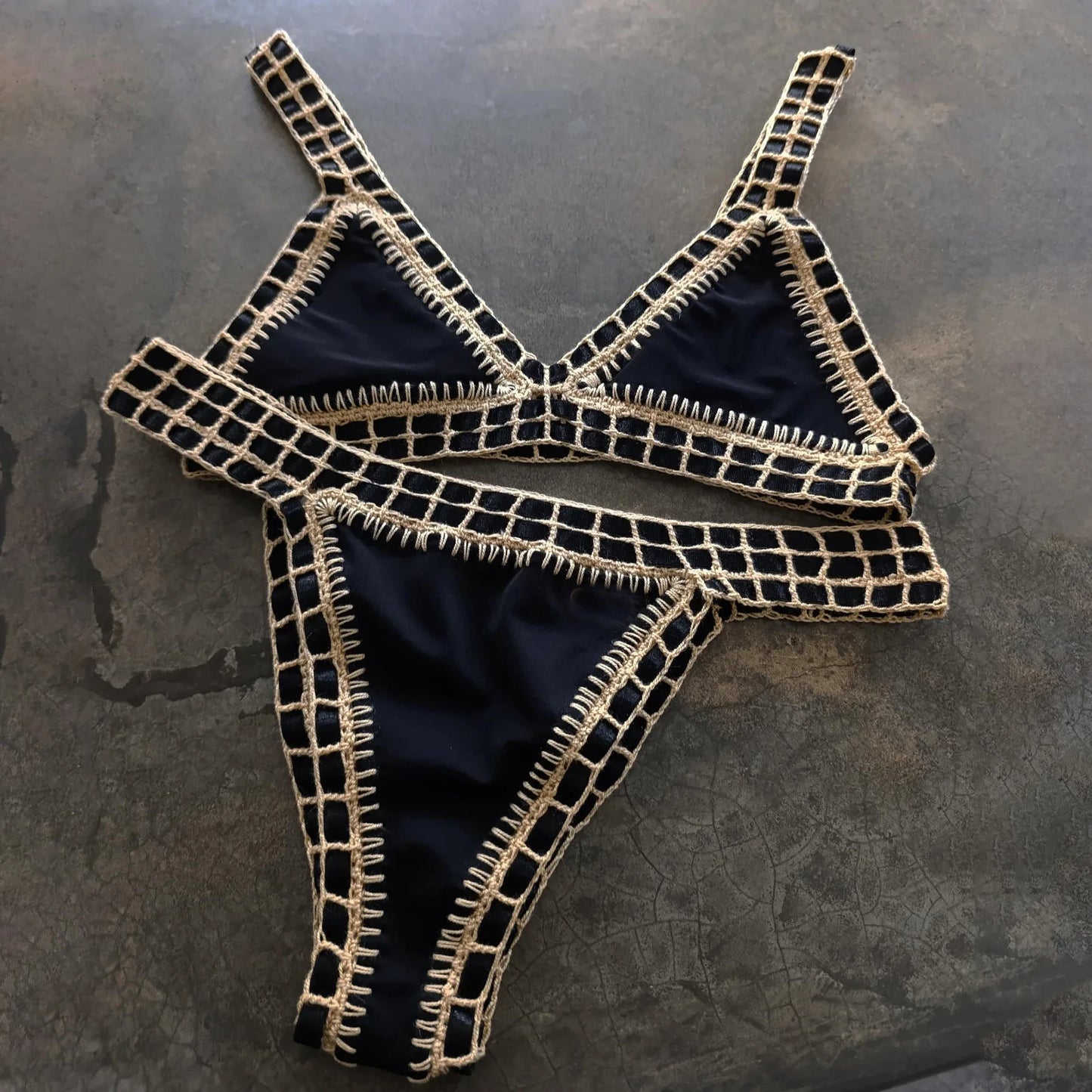 Biquíni de Crochê Rosa 2025 Moda Praia Sexy para Mulheres Conjunto de Biquíni Micro Biquíni com Top Bandeau Roupas de Praia Biquíni Brasileiro