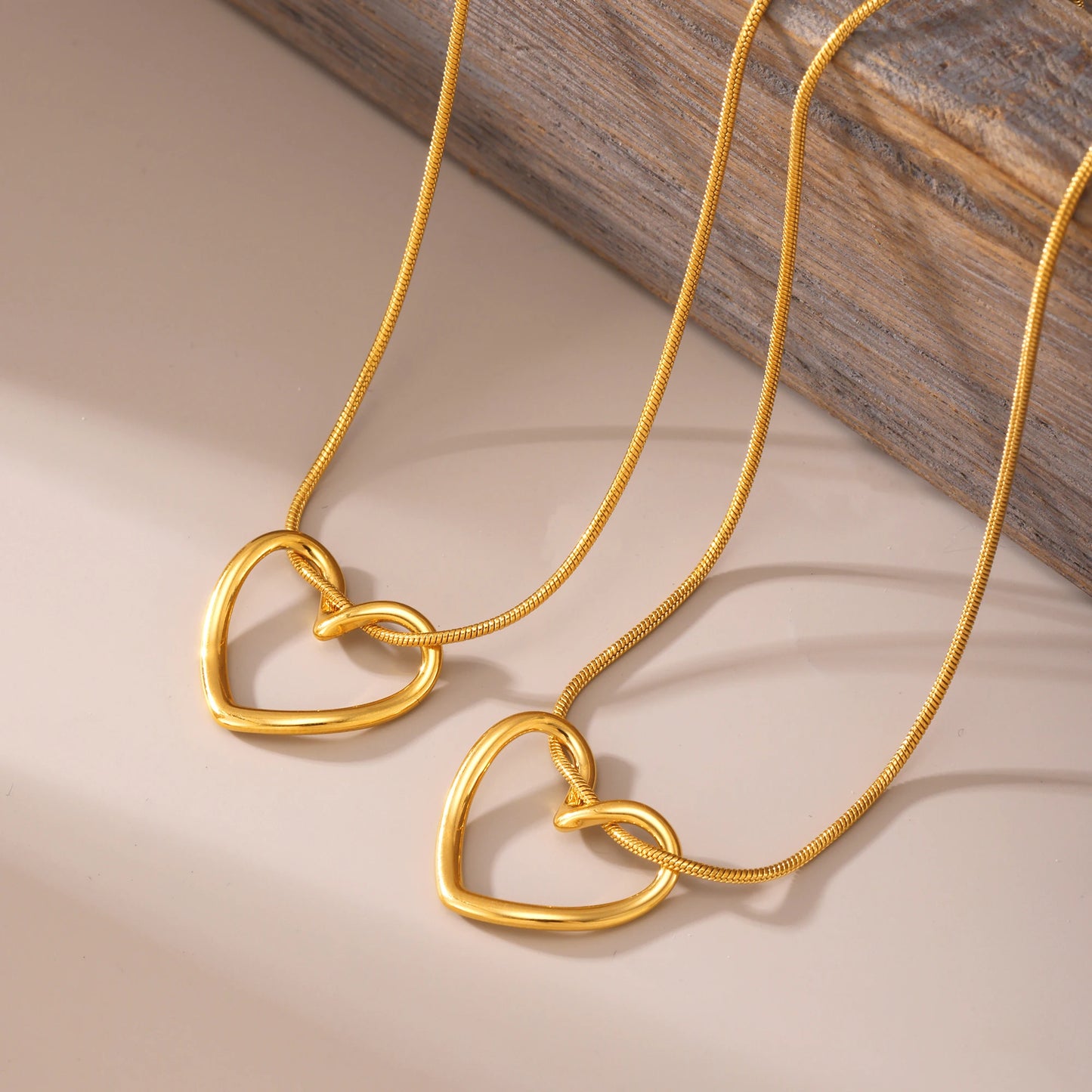 Conjunto de Joias de Luxo com Colar e Brincos de Pingente de Coração Bonito em Aço Inoxidável 316 com Revestimento de Ouro - Joias Impermeáveis para Mulheres, Presente de Joias