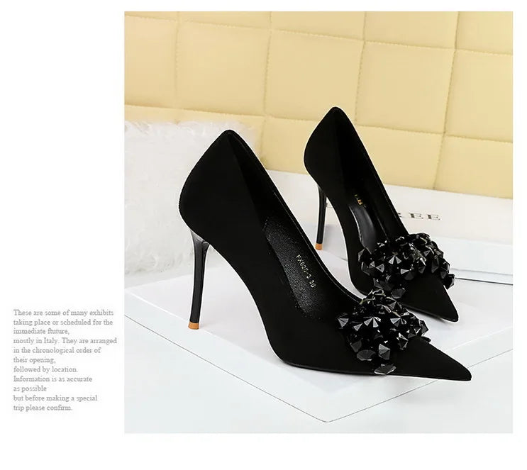 Sapatos BIGTREE 2025 Scarpin Feminino com Strass Laço Salto Alto Luxuoso Sapato de Banquete com Pedras Preciosas Salto Stiletto 9 cm Sapatos Femininos