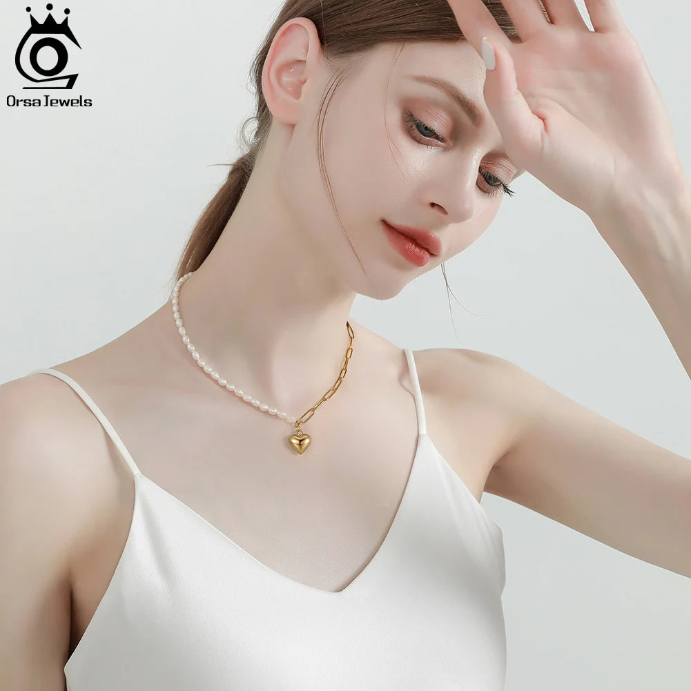 COLAR DE PEROLA NATURAL COM CORAÇÃO DE PENDENTE EM ELOS MEIA PAPERCLIP DE OURO 14K ORSA JEWELS PARA MULHERES E MENINAS GPN33