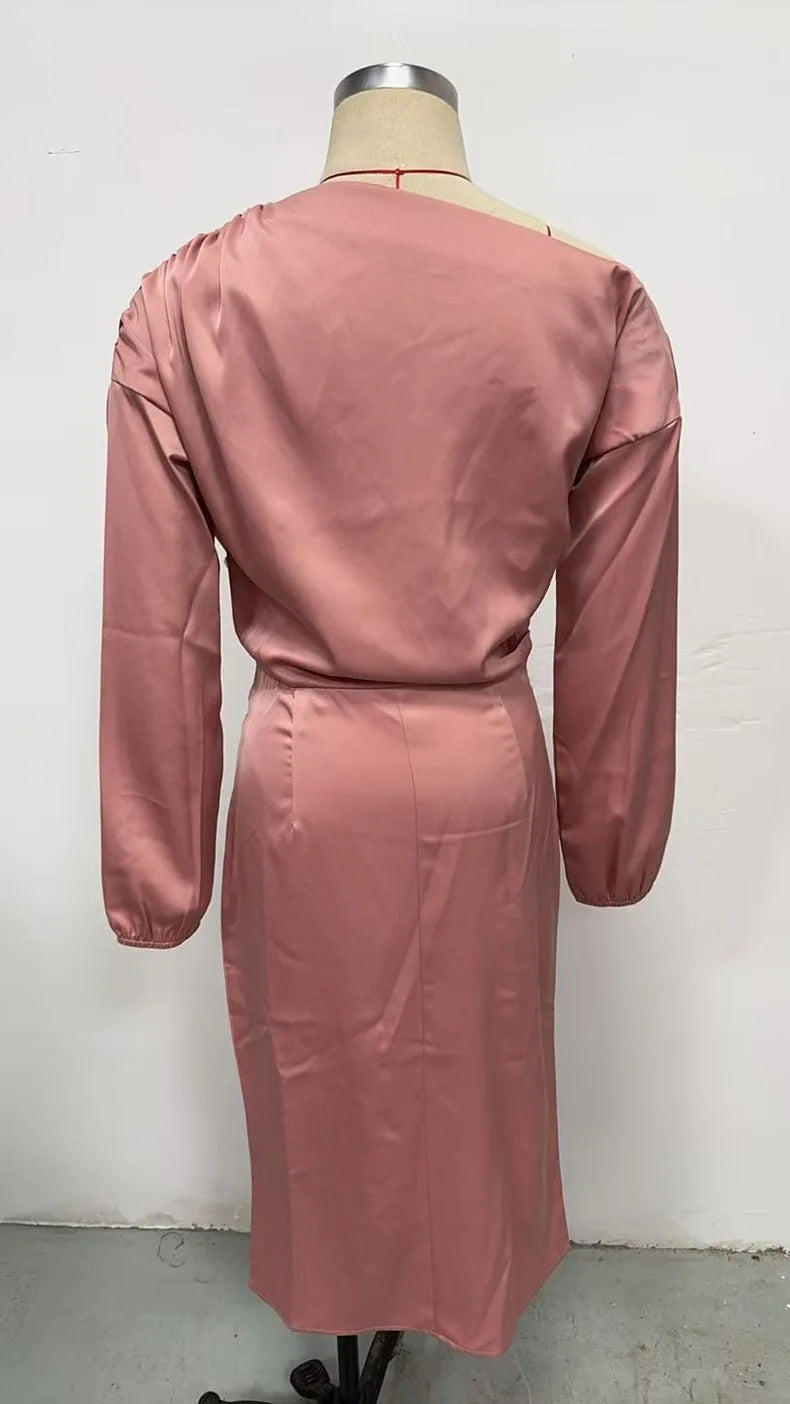Vestido Feminino Slim Fit de Manga Longa com Decote Redondo e Manga Oca Personalizada Temperamento Novo da Europa 2025