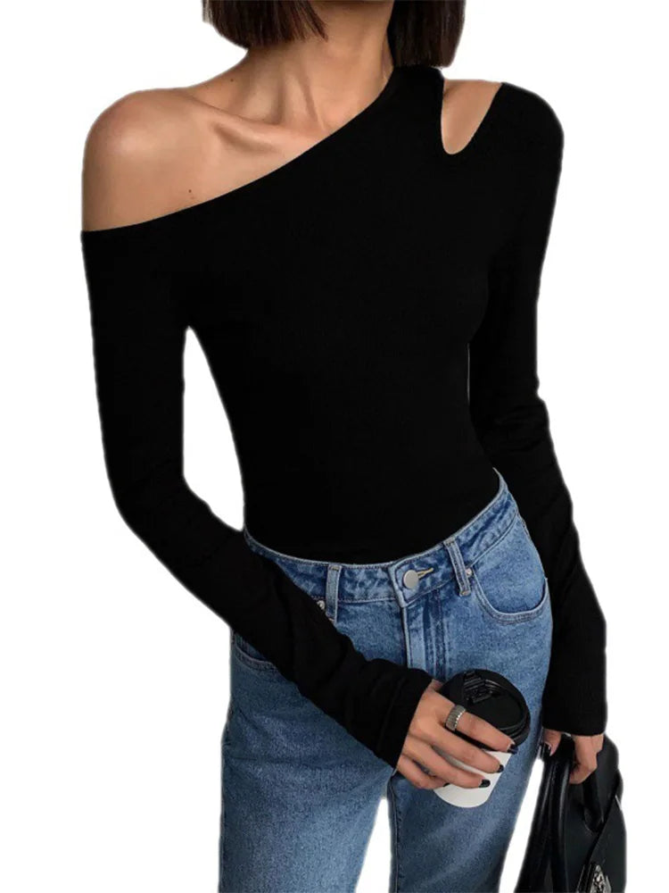 Camisetas Femininas de Manga Longa com Gola Assimétrica Off-Shoulder, Nova Coleção Primavera, Slim Fit, Top Cropped Sexy com Recortes