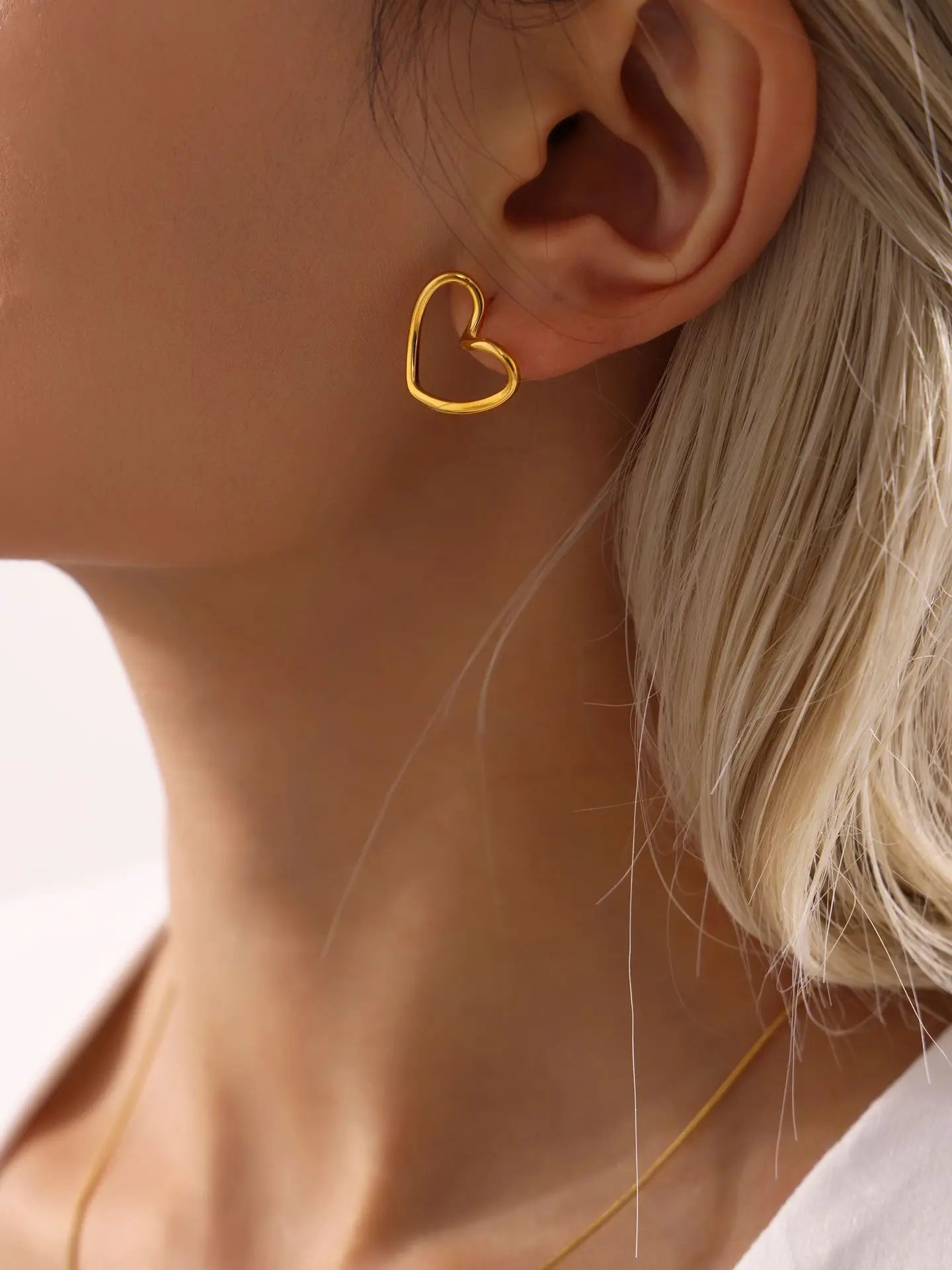 Conjunto de Joias de Luxo com Colar e Brincos de Pingente de Coração Bonito em Aço Inoxidável 316 com Revestimento de Ouro - Joias Impermeáveis para Mulheres, Presente de Joias